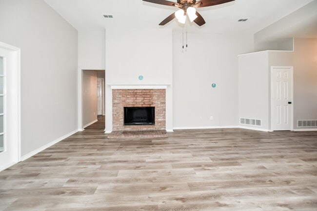 Building Photo - 2006 Firewater Pl