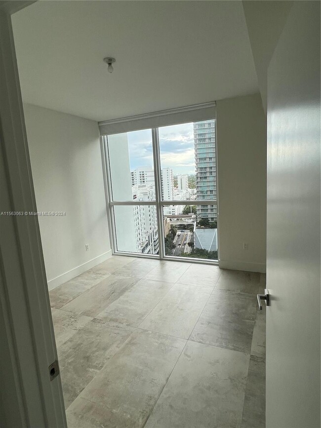 Building Photo - 1080 Brickell Ave