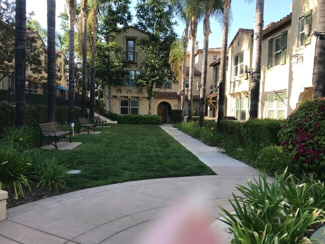 Foto del edificio - 2481 Wagner St