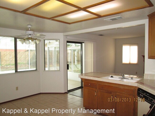Building Photo - 4 br, 3 bath House - 271 Saybrook Ave.