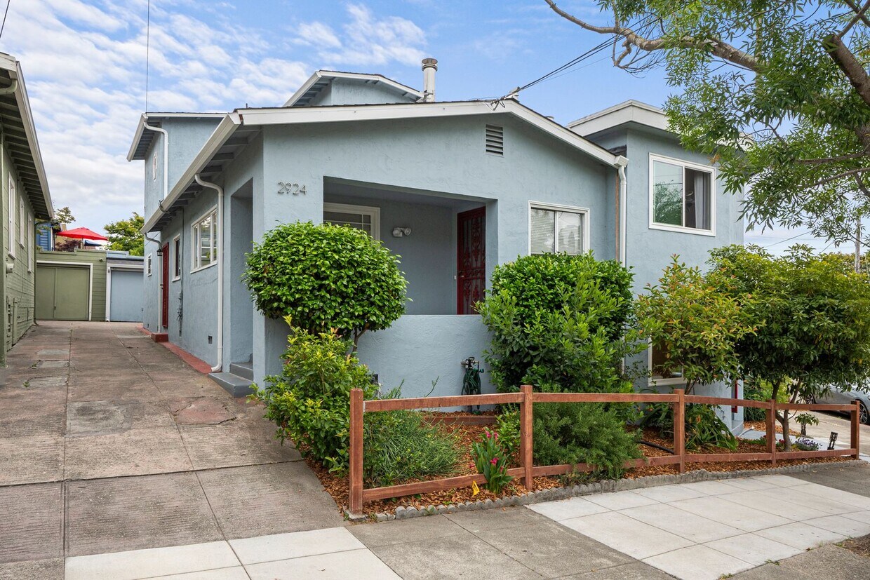 Primary Photo - 2924 Morcom Ave