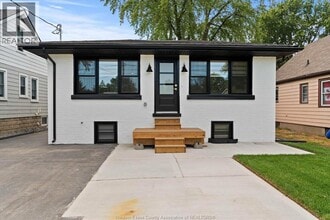 Building Photo - 557 Elinor St