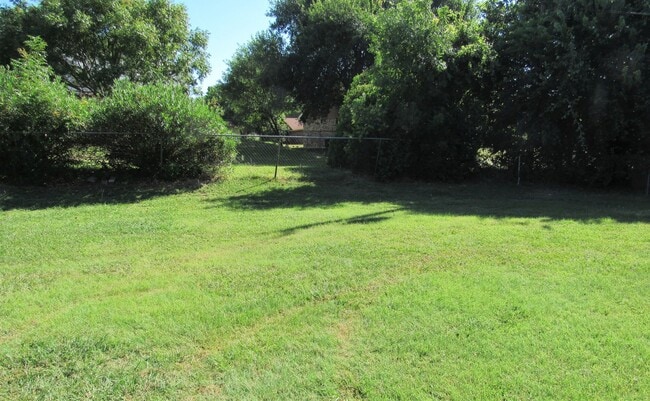 Building Photo - 207 E Hogan Dr