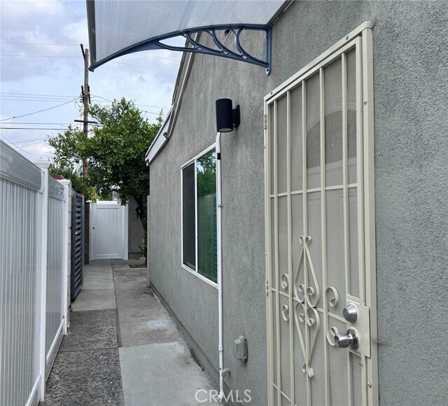 Building Photo - 8846 Moonbeam Ave