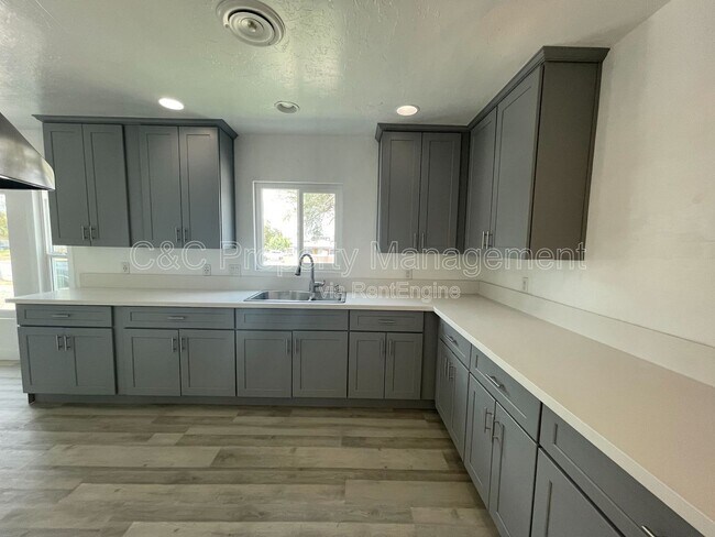 Foto del edificio - 1410 Cottonwood Ave