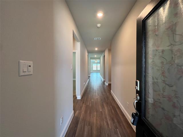 Building Photo - 2101 Sun Star Dr