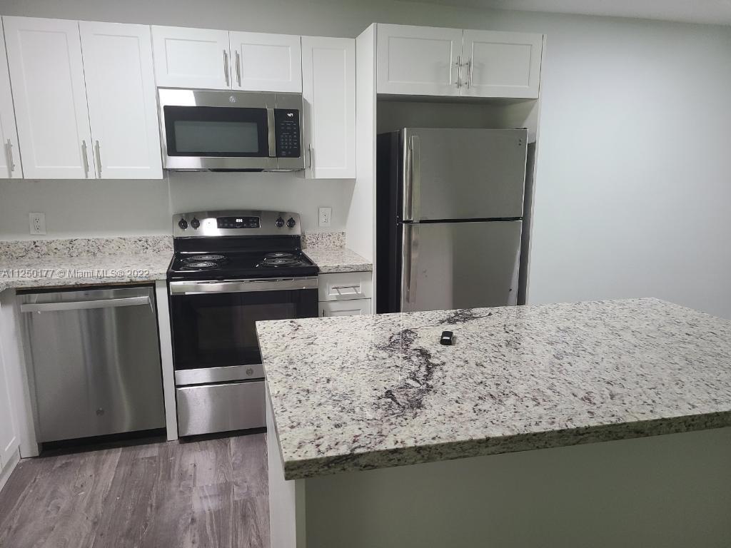 Foto principal - 4160 NW 21st St