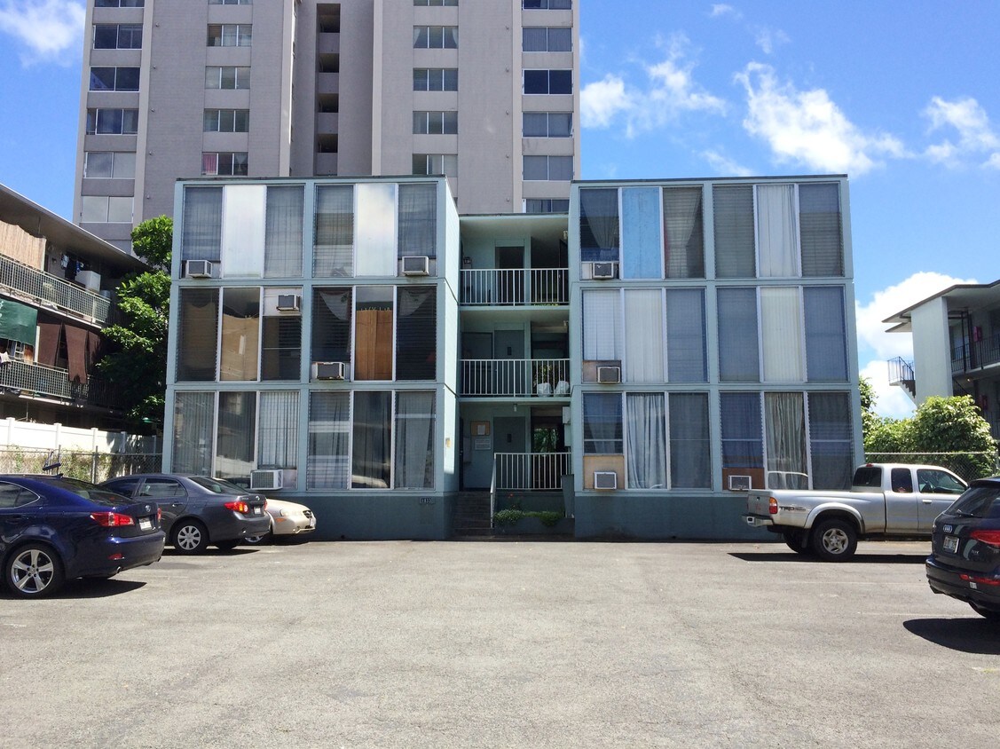Building Photo - 1833 Anapuni St