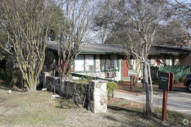 Building Photo - Walker Place