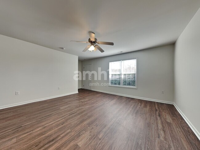 Foto del edificio - 67 Wolf Creek Ln