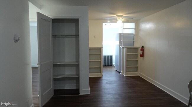 Building Photo - 6736 Blakemore St