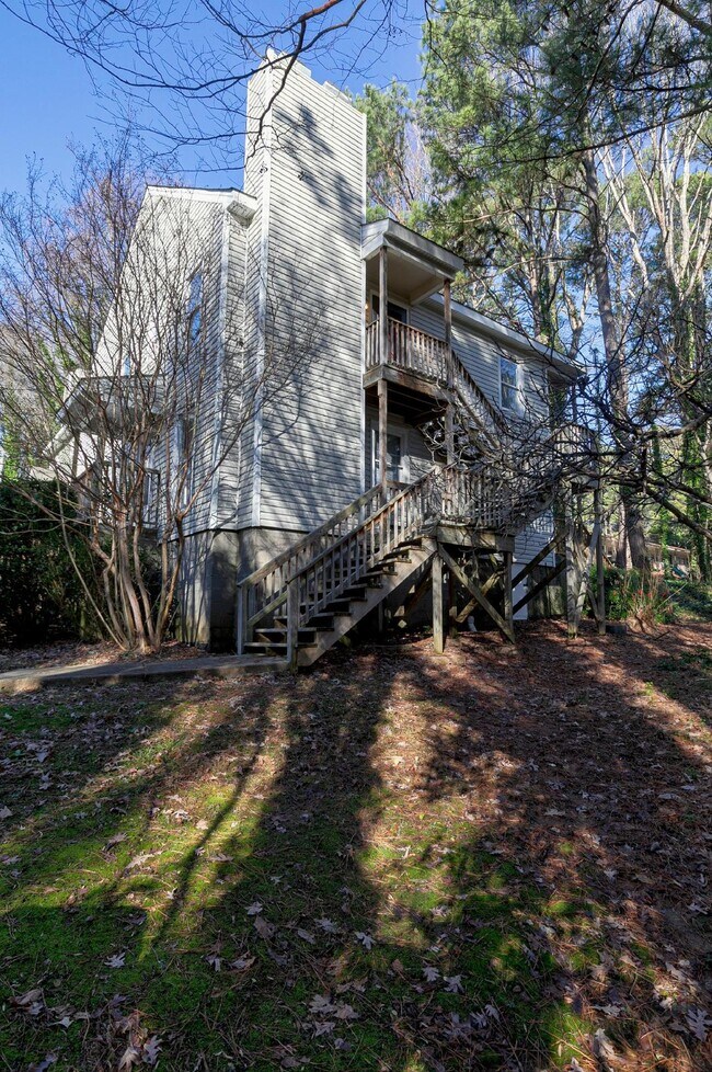 Building Photo - 1501 Mary Frances Place Unit D