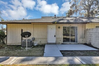 Building Photo - 3800 SE 17th Ct