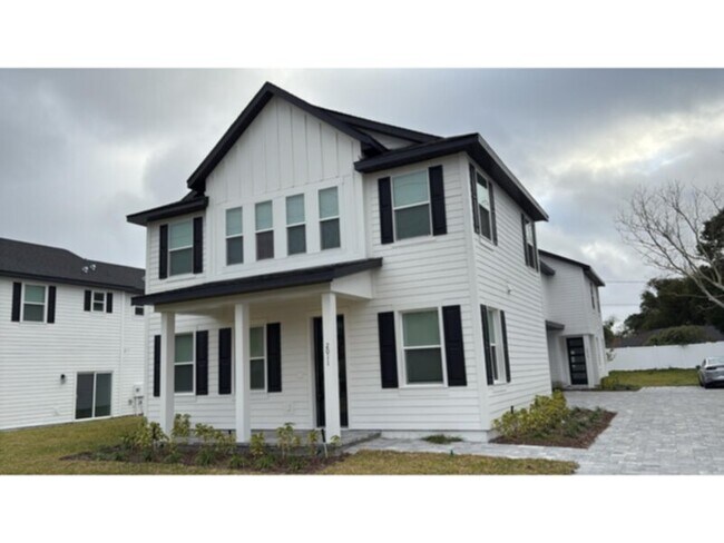 Foto del edificio - Great 3 bed 2.5 bath Duplex with Den and FENCED patio