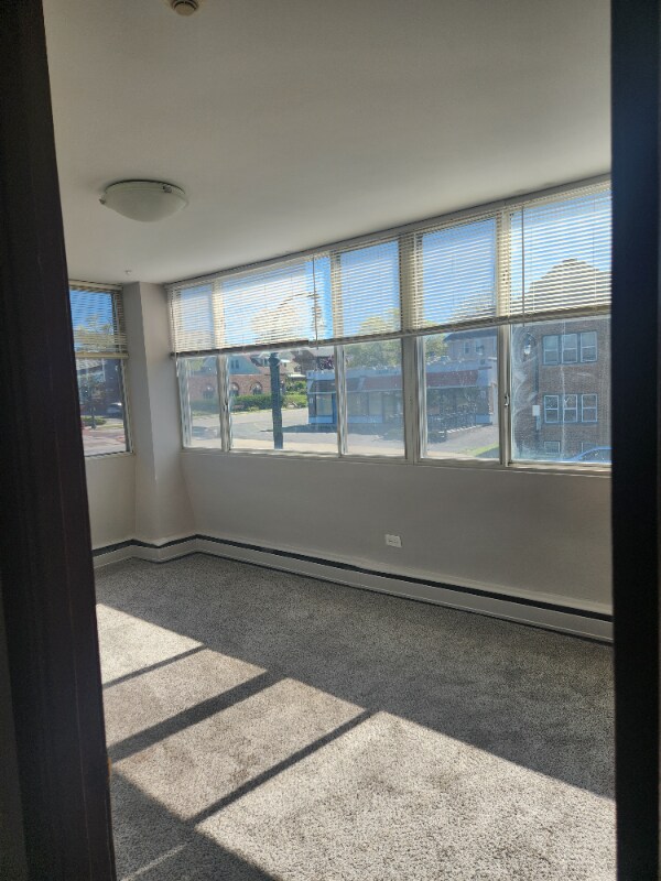 Foto del edificio - 3575 N Oakland Ave