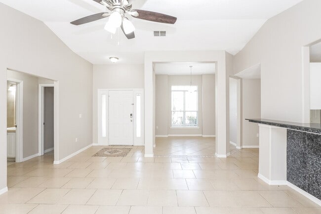 Building Photo - 39 Peterlee Ct