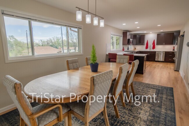 Building Photo - 207 Westcott Ave