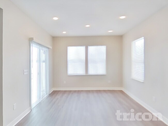 Foto del edificio - 4740 W Mineral Ln