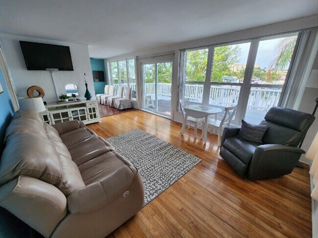 Building Photo - Furnished 2 Bedroom On The Water