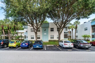 Building Photo - 434 Normandy Ln