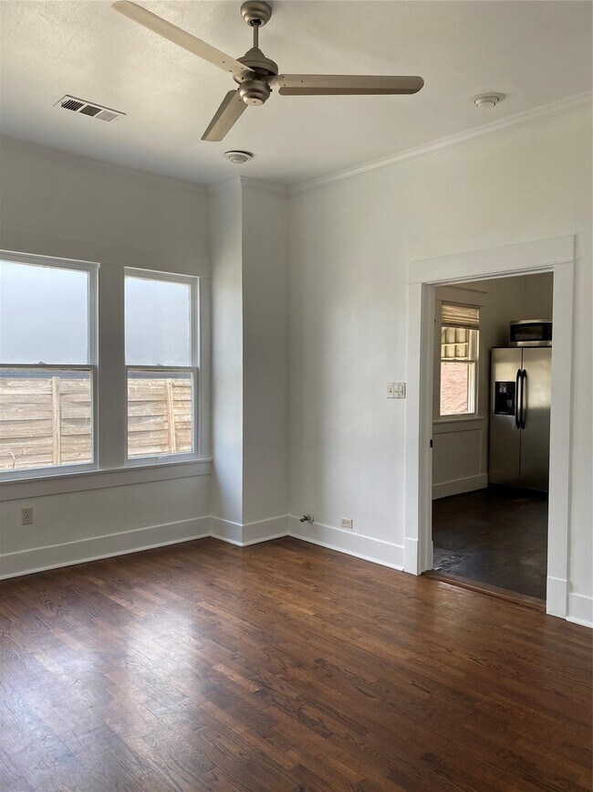 Foto del edificio - 709 E 11th St