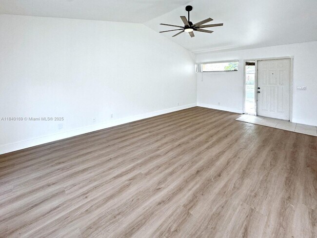 Building Photo - 9348 Chelsea Dr S