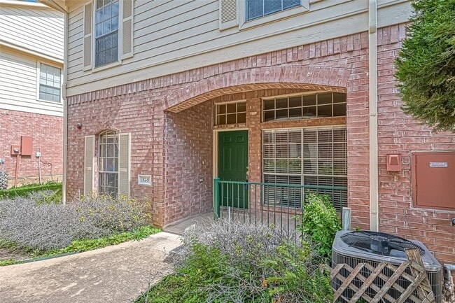 Foto del edificio - 2710 Grants Lake Blvd