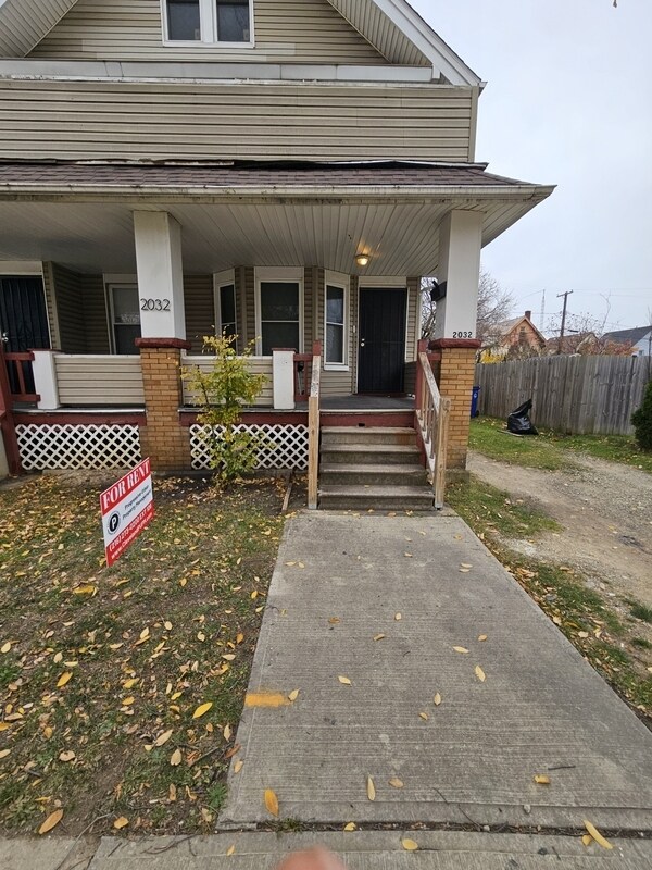 Primary Photo - 2032 W 98th St