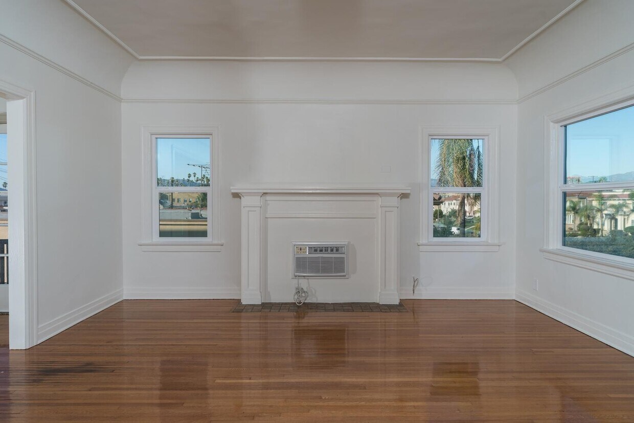 Foto principal - 241 S New Hampshire Ave