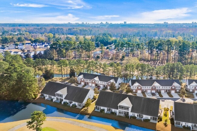 Building Photo - 3BR Townhome Carolina Forest – GREAT PRICE - Community Pool/Lake View