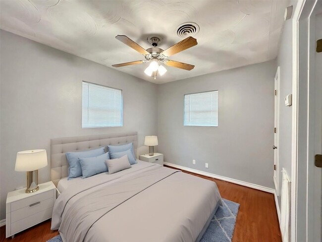 Building Photo - 211 Skyway Dr