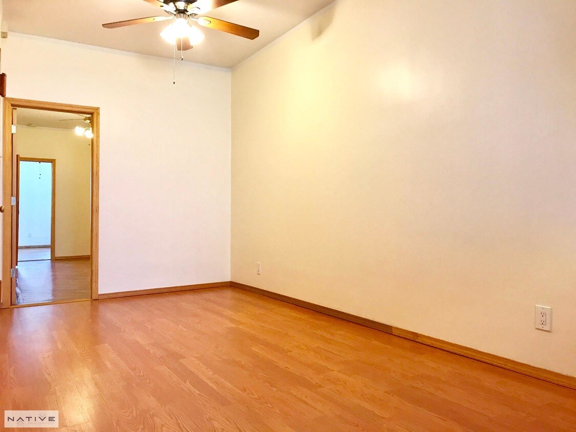 Foto principal - 114 Diamond St