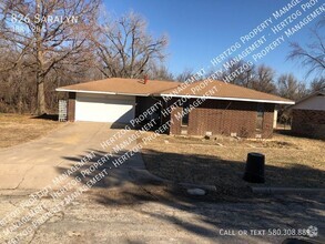 Building Photo - 826 Saralyn Dr