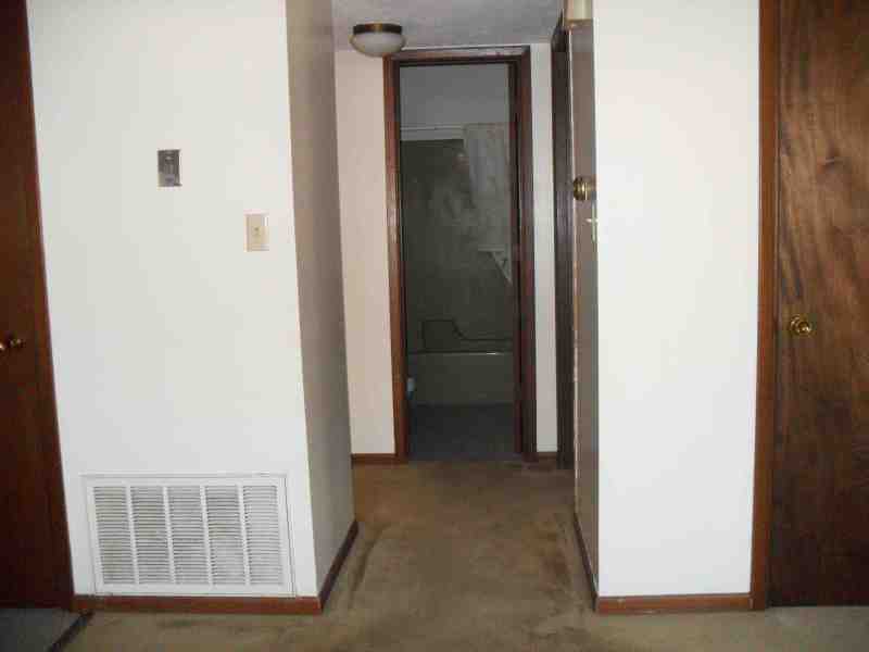 2127 N Monroe St, Hutchinson, KS 67502 Townhome Rentals in Hutchinson