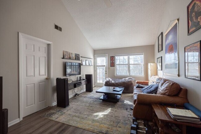 Foto del edificio - 2165 S Milledge Ave