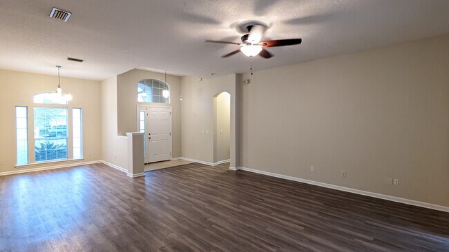 Foto del edificio - 5190 Johnson Lake Ct