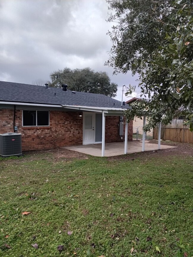 Foto del edificio - SINGLE FAMILY BRICK HOME IN SOUTH BOSSIER