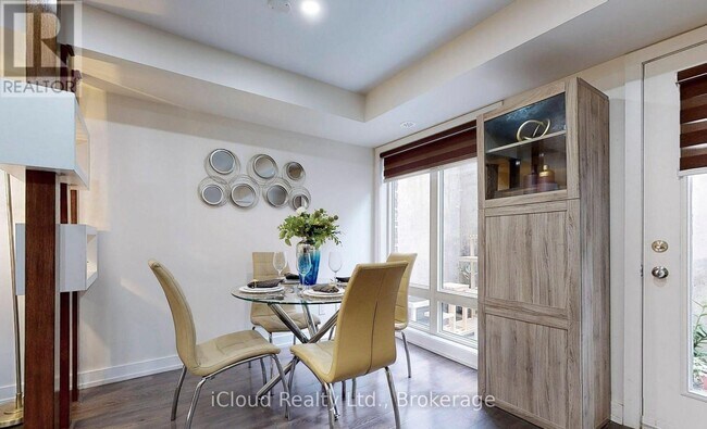 Building Photo - 55 Lindcrest Manor