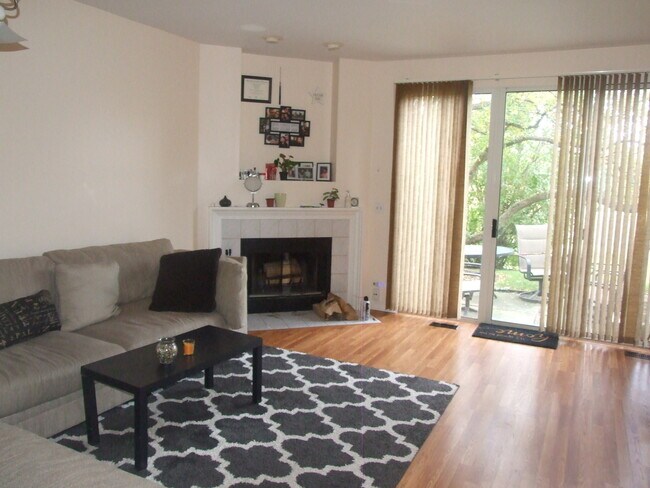 Foto del edificio - 665 Woodhaven Dr