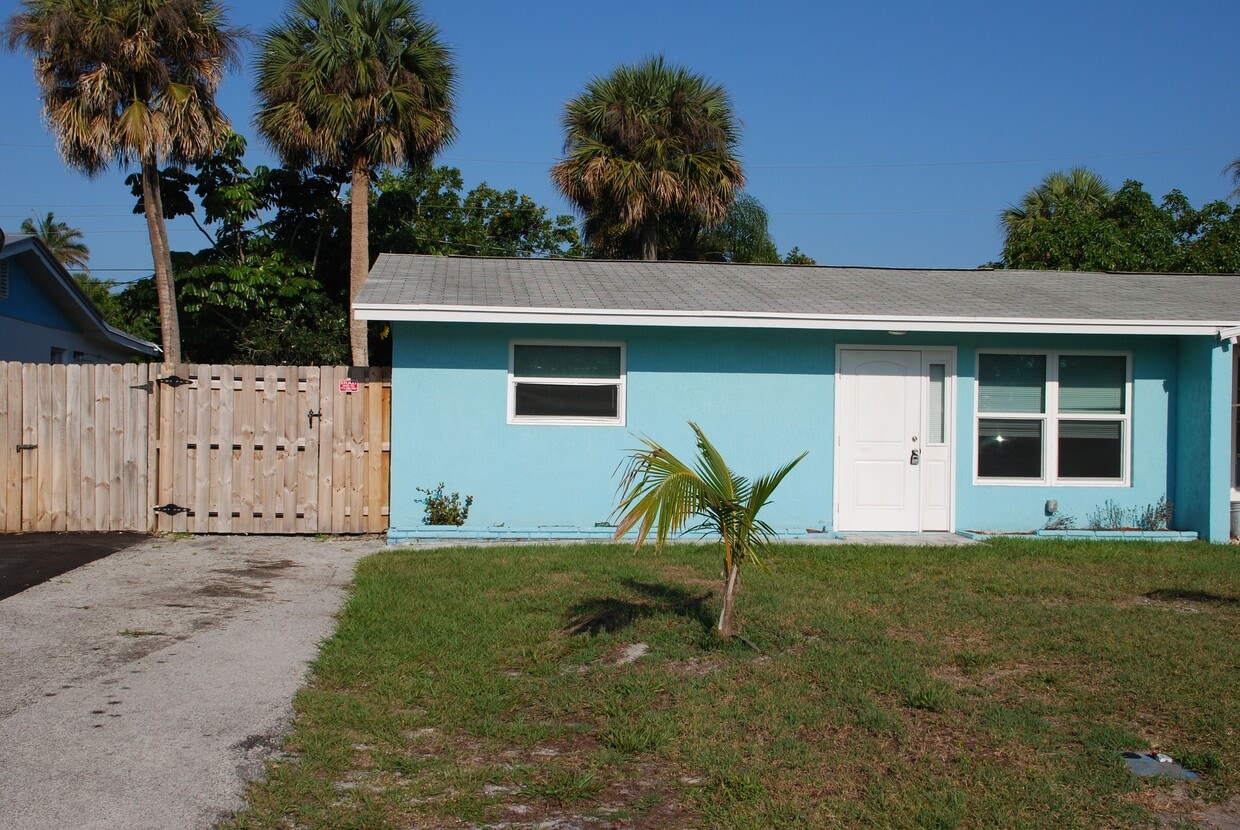 Primary Photo - 406 Robalo Ct