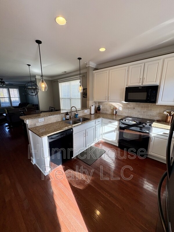 Building Photo - 515 Dubois Court