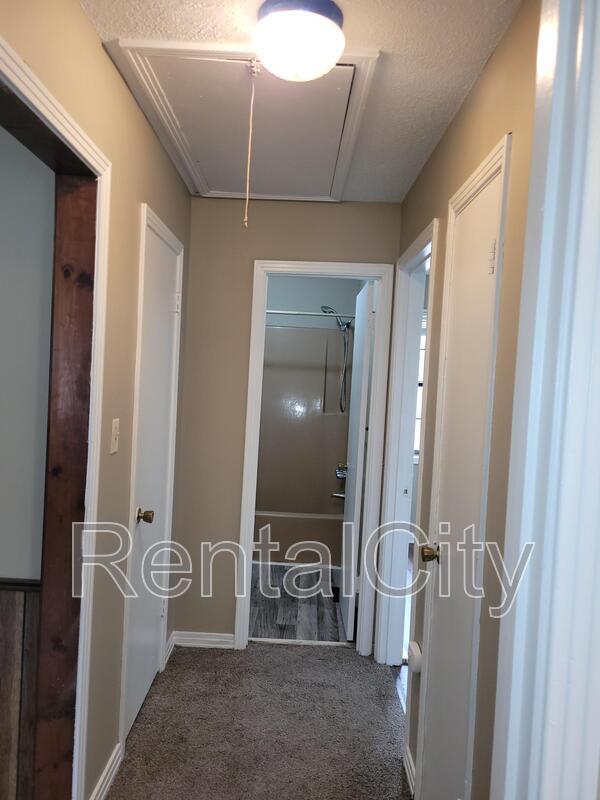 Building Photo - 116 Eastlawn Dr