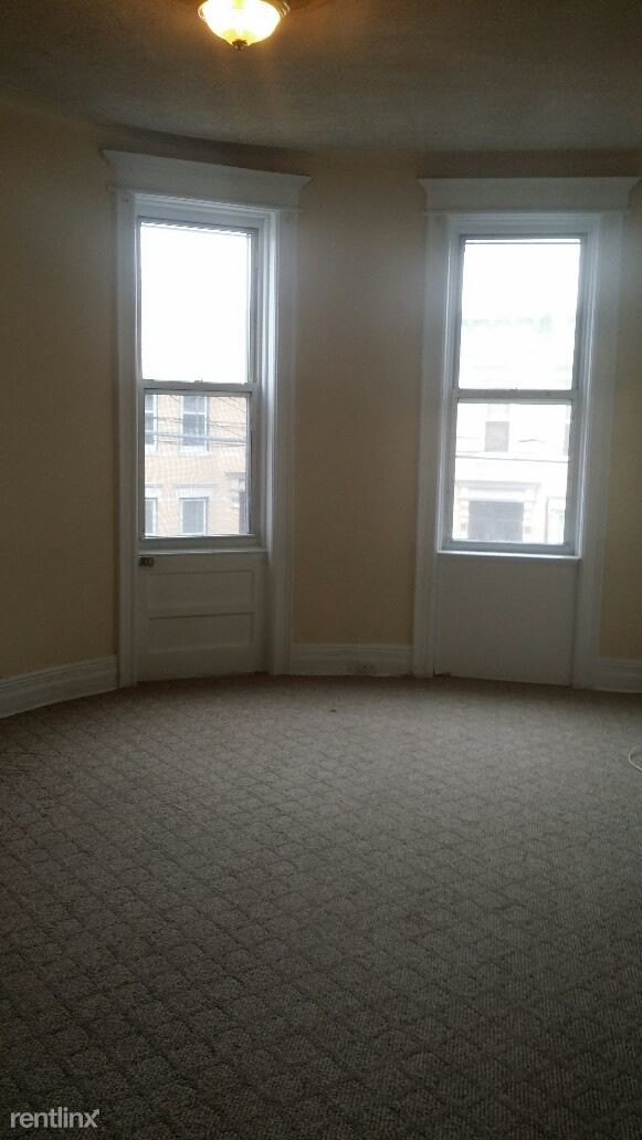 Building Photo - 2 br, 1 bath  - 7508 61st St 2nd Fl