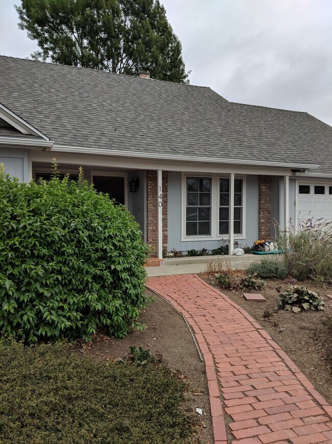 Building Photo - 140 Sylvan Dr