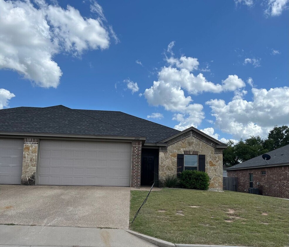 Foto principal - 3502 Canyon Crossing