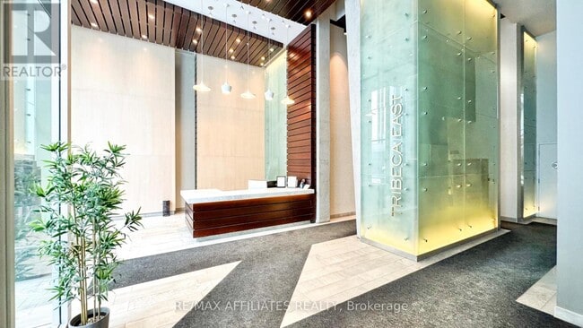 Building Photo - 40 Nepean St