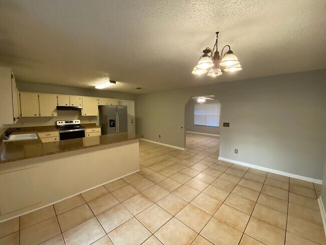 Foto del edificio - 3 Bedroom 2 Bath Home in Edgewater for RENT!