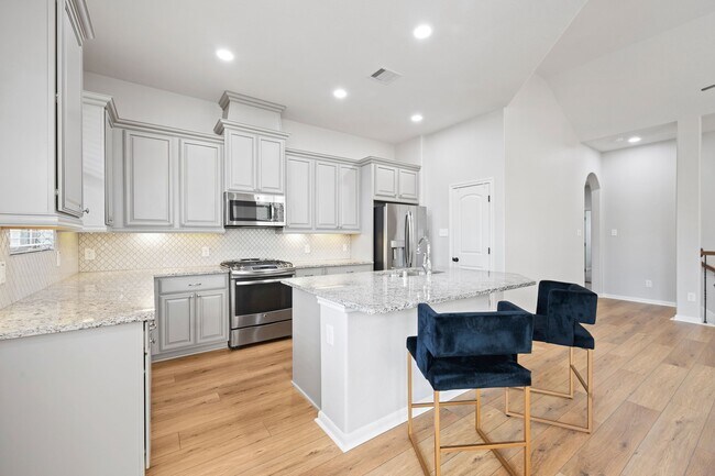 Foto del edificio - 18554 Jasmine Garden Pl