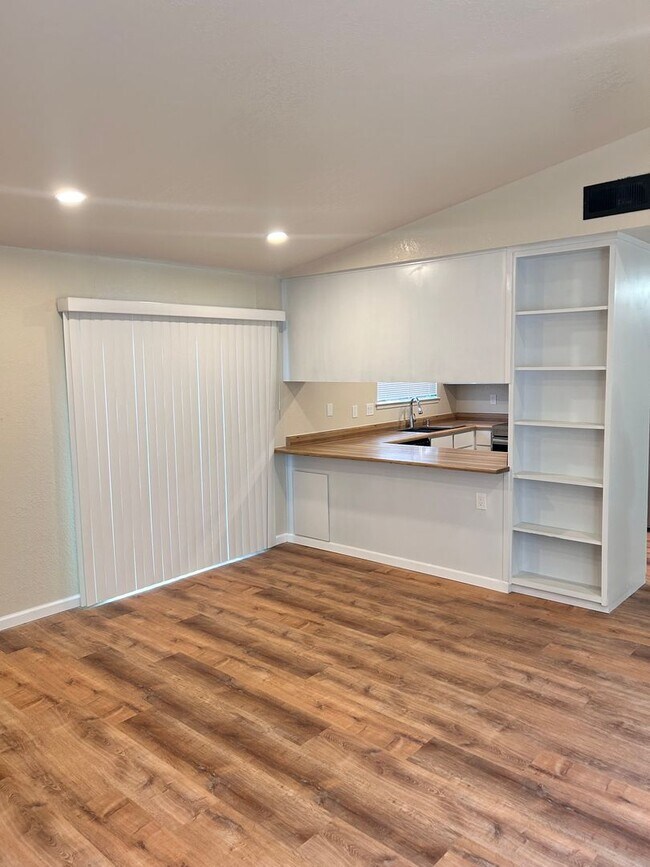 Building Photo - 5111-5339 Basilica Dr.