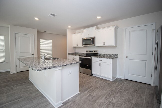 Building Photo - Spacious 4 Bedroom, 2.5 Bath Home in Bowden Village - Just Reduced! Don't miss it!